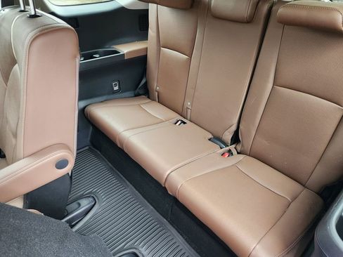 Used 2024 Toyota Grand Highlander AWD image 14
