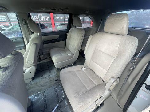 Used 2015 Honda Odyssey LX image 12