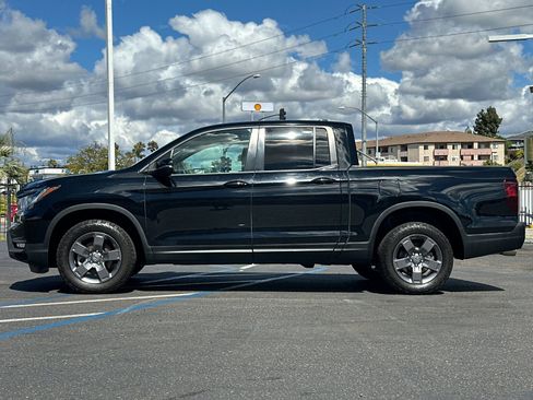 Used 2024 Honda Ridgeline TrailSport image 2