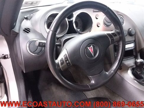 Used 2006 Pontiac Solstice Convertible w/ Premium Package image 11