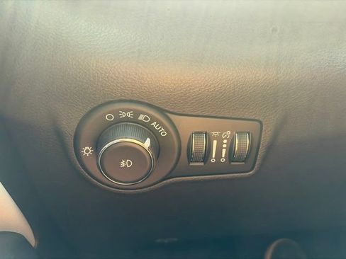 Used 2023 Jeep Compass Limited w/ Sun and Sound Group AWD/4WD image 20
