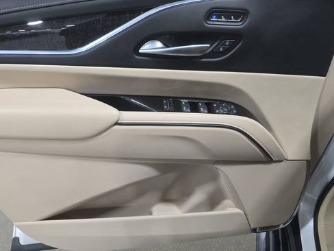 Used 2023 Cadillac Escalade Premium Luxury RWD image 28