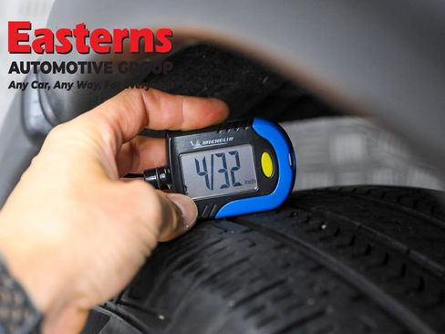 Used 2022 Nissan Rogue S image 29