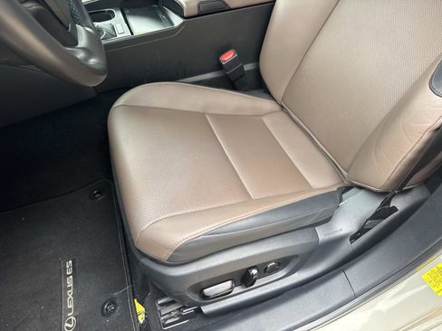 Used 2024 Lexus ES 350 w/ Premium Package image 20