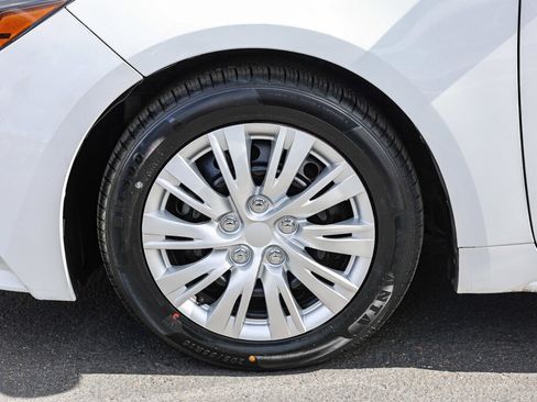 Certified 2024 Toyota Corolla LE image 27