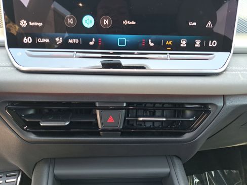 New 2026 Volkswagen Tiguan SE R-Line AWD/4WD image 21