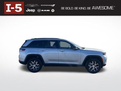 New 2025 Jeep Grand Cherokee Limited w/ Luxury Tech Group II image 3