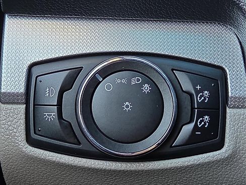 Used 2014 Ford Explorer XLT image 21