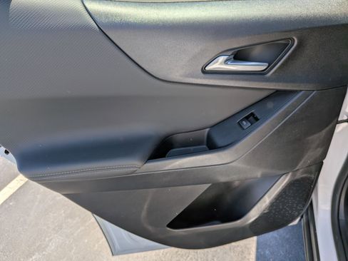 Used 2025 Chevrolet Equinox LT image 28