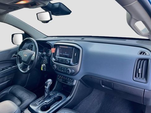 Used 2022 Chevrolet Colorado Z71 w/ Safety Package RWD image 28