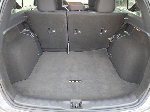 Used 2021 Nissan Kicks S image 24