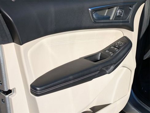 Used 2022 Ford Edge Titanium w/ Equipment Group 301A image 14