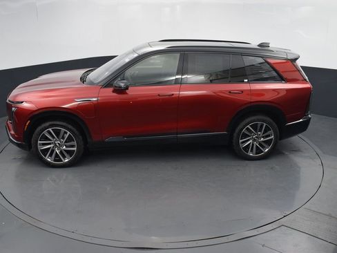 New 2026 Cadillac Vistiq Sport w/ LPO, Floor Liner Package image 46