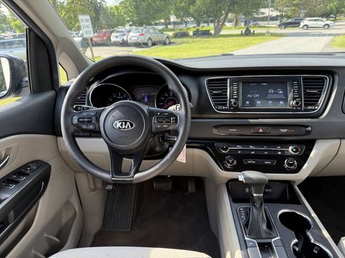 Used 2019 Kia Sedona L FWD image 13