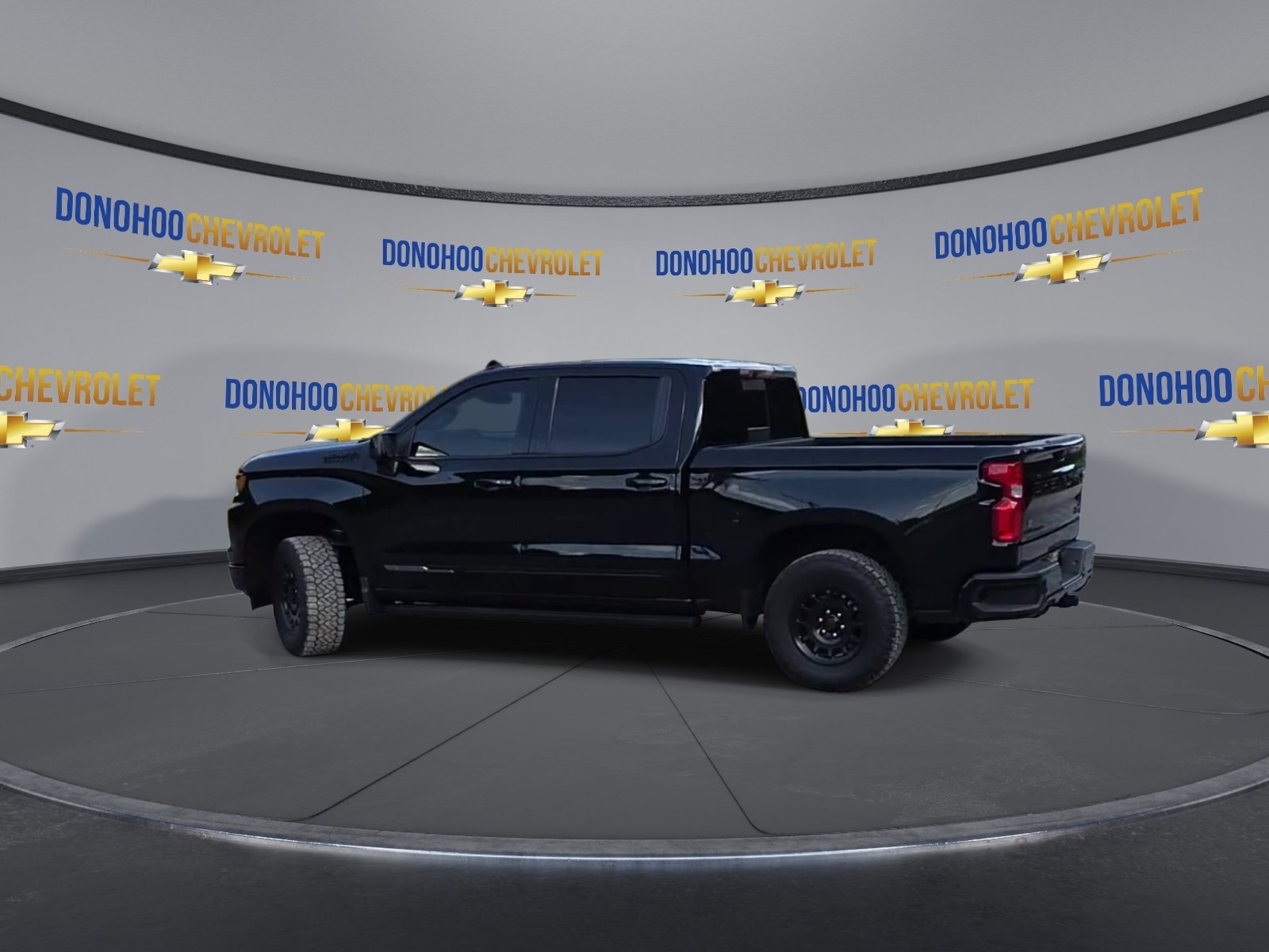 Used 2025 Chevrolet Silverado 1500 High Country w/ Midnight Edition AWD/4WD image 7