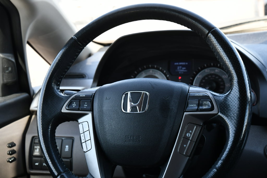 Used 2016 Honda Odyssey Touring Elite image 27