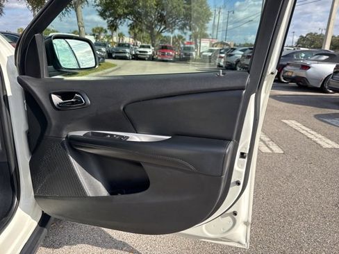 Used 2020 Dodge Journey SE w/ SE Popular Equipment Group image 13