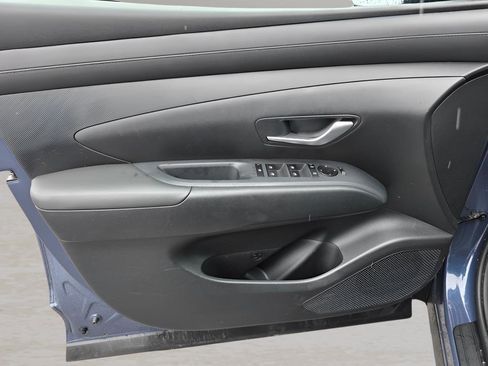 Certified 2025 Hyundai Tucson SE image 16