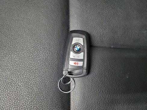 Used 2017 BMW 320i Sedan RWD image 32