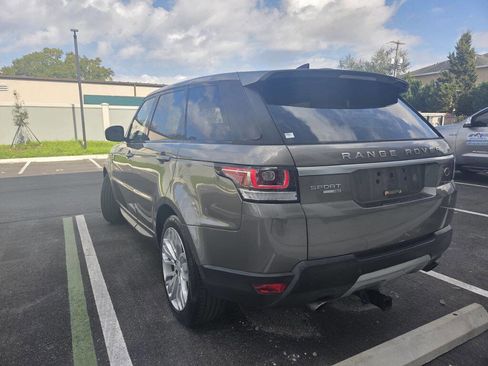 Used 2017 Land Rover Range Rover Sport HSE image 9