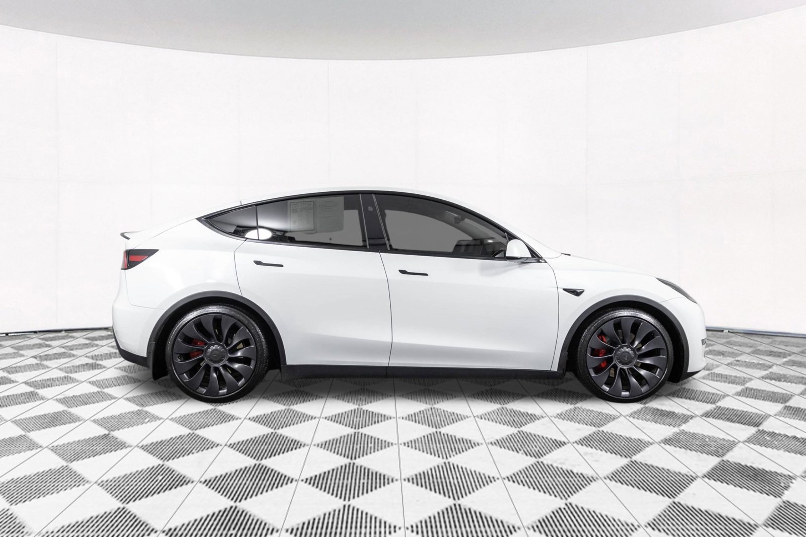 Used 2024 Tesla Model Y Performance AWD/4WD image 21