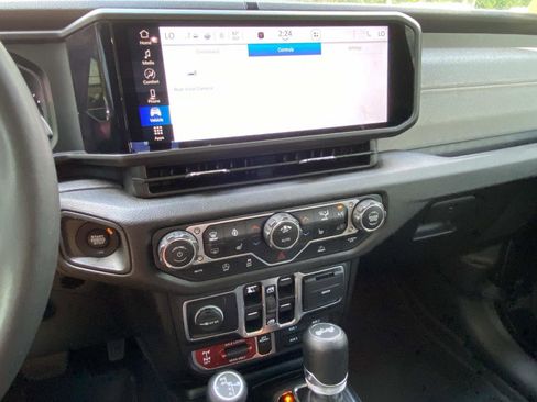 Used 2025 Jeep Wrangler Unlimited Sport AWD/4WD image 28