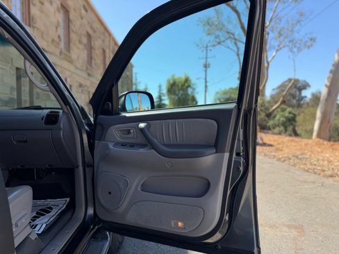 Used 2003 Toyota Sequoia Limited AWD/4WD image 35