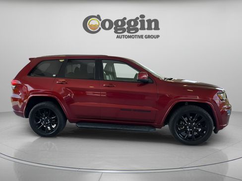 Used 2021 Jeep Grand Cherokee Laredo X AWD/4WD image 6
