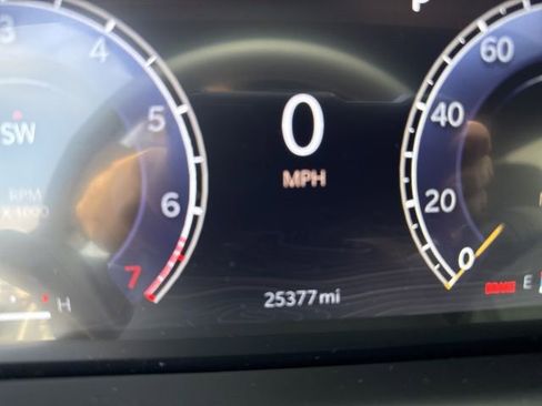 Used 2024 Jeep Grand Cherokee Limited w/ Trailer Tow Package image 9