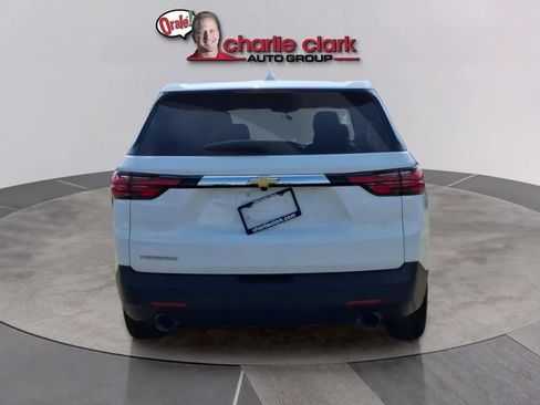 Used 2023 Chevrolet Traverse LS FWD image 4