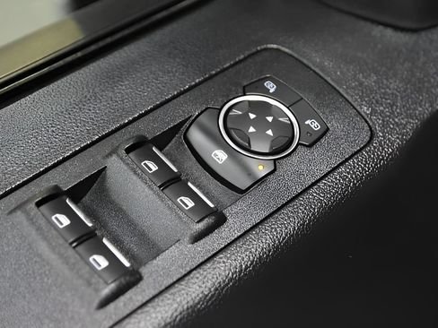 Used 2019 Ford F150 XLT w/ Equipment Group 302A Luxury AWD/4WD image 17