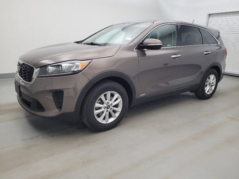 Used 2019 Kia Sorento LX AWD/4WD image 2