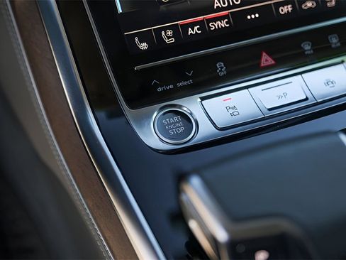 Used 2024 Audi Q8 Prestige image 19