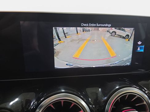 Used 2021 Mercedes-Benz GLA 250 w/ Premium Package image 23