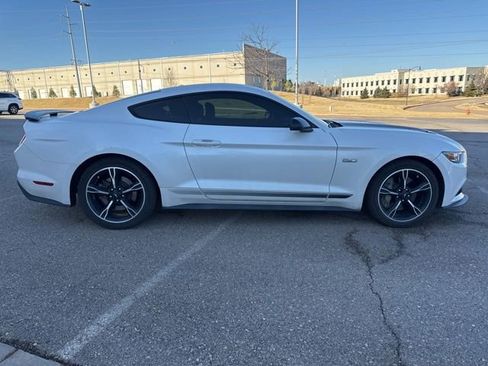 Used 2017 Ford Mustang GT Premium image 9