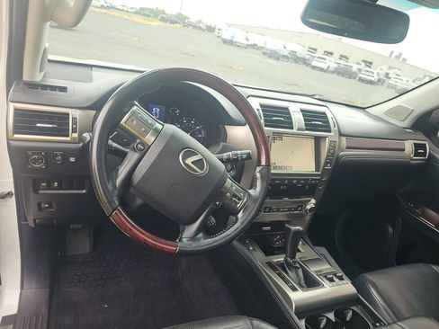 Used 2017 Lexus GX 460 Premium w/ Premium Package AWD/4WD image 13