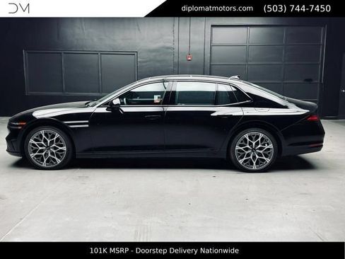 Used 2025 Genesis G90 3.5T AWD/4WD image 3