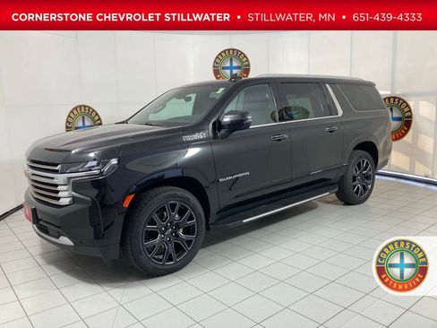 Used 2023 Chevrolet Suburban High Country image 1