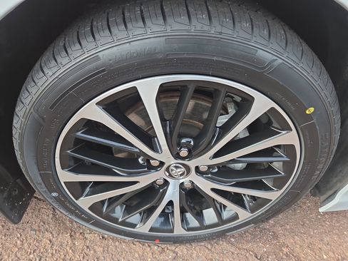 Certified 2022 Toyota Camry XSE image 9