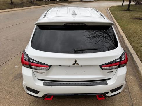 Used 2020 Mitsubishi Outlander Sport Black Edition image 5