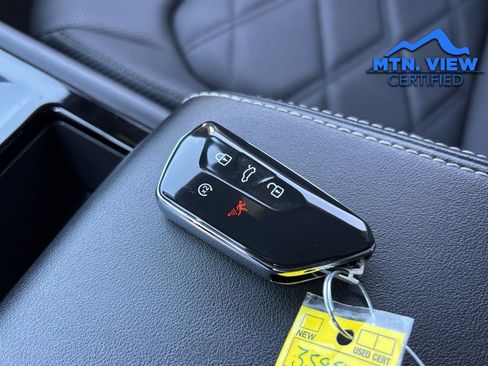 Used 2024 Volkswagen Atlas Cross Sport SE w/ Black Wheel Package image 27