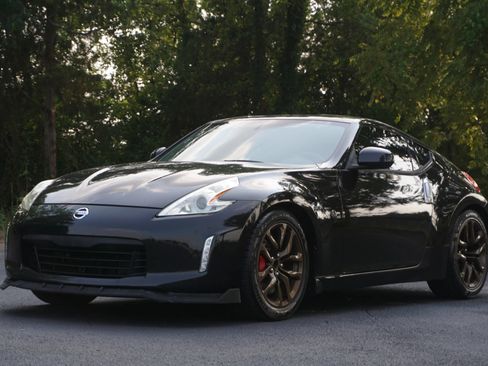 Used 2015 Nissan 370Z Coupe RWD image 1