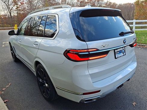 Used 2024 BMW X7 xDrive40i w/ Premium Package image 4