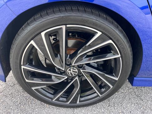 Used 2015 Volkswagen Golf R 4-Door AWD/4WD image 21