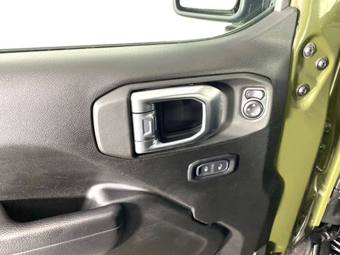 Used 2023 Jeep Wrangler Unlimited Rubicon 4xe w/ Cold Weather Group AWD/4WD image 15