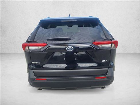Used 2023 Toyota RAV4 XLE FWD image 6