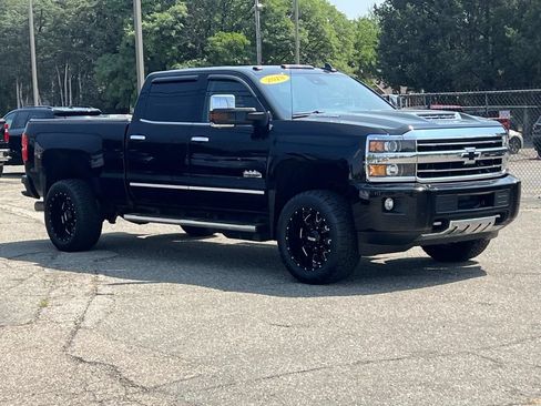 Used 2018 Chevrolet Silverado 2500 High Country w/ Duramax Plus Package AWD/4WD image 7