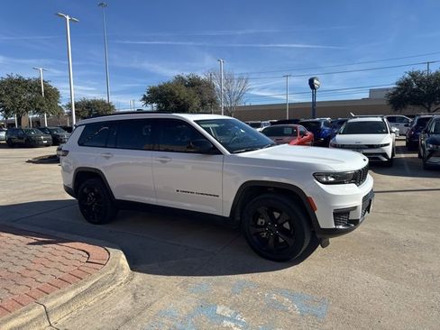 Used 2024 Jeep Grand Cherokee L Limited w/ Black Appearance Package image 13