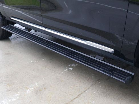 Certified 2024 Cadillac Escalade ESV Premium Luxury Platinum AWD/4WD image 14