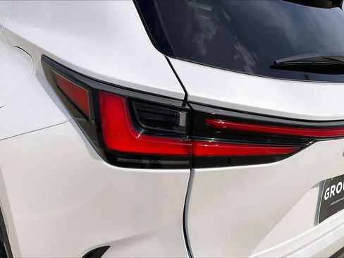 Used 2025 Lexus NX 250 FWD w/ Towing Package (2000 Lbs) image 26
